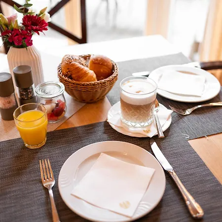Guest house Adler Landhotel Buergstadt